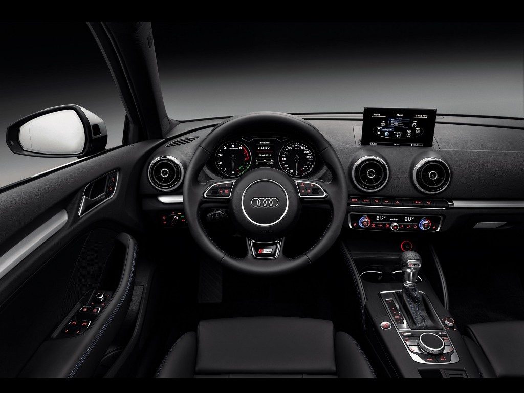 Wnętrze Audi A3 TCNG z widokiem na kokpit