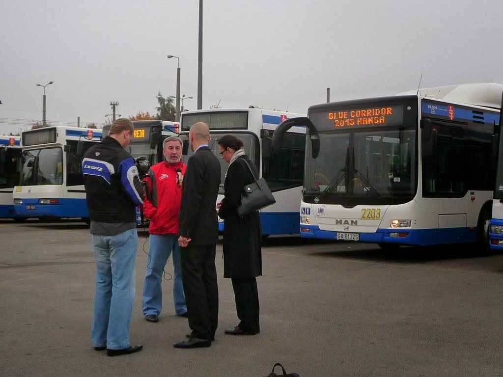 Wizyta uczestników rajdu w zajezdni autobusów CNG PKM Gdynia