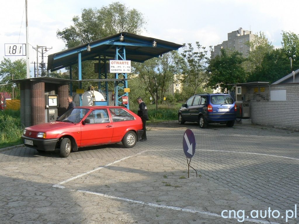Stacja CNG operatora prywatnego w Krakowie przy ul. Siewnej