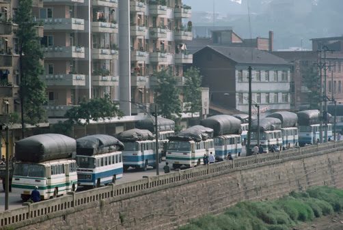 Autobusy na gaz ziemny w Chinach, miasto Zigong, lata 90. XX wieku