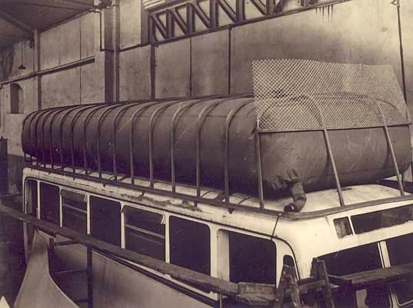 Autobus na gaz ziemny z balonem na ramie pod obudową, Niemcy, zabytkowy pojazd