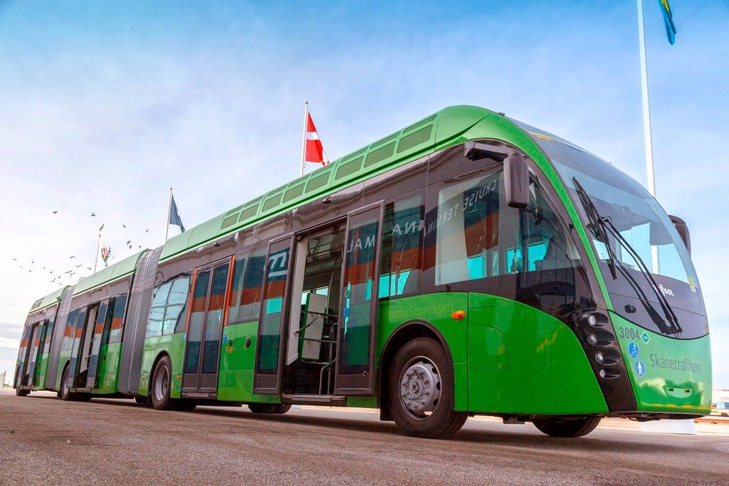 Van Hool Exqui.City hybrydowy autobus na CNG w Malmo ze zielonym pasem