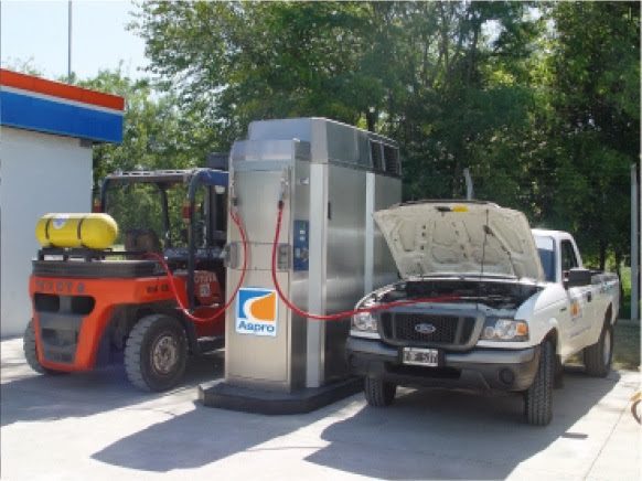 Kompaktowa stacja tankowania CNG Aspro SCA 50 na podjeździe