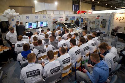 Uczestnicy i zwiedzający na terenie Strefy Metanu podczas GasShow 2014