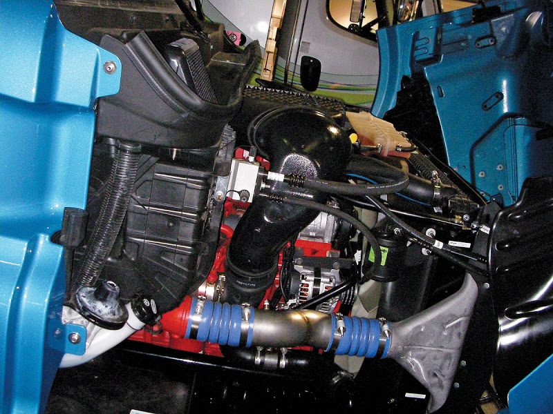 Silnik Freightlinera Cascadia CNG z systemem zasilania gazem naturalnym