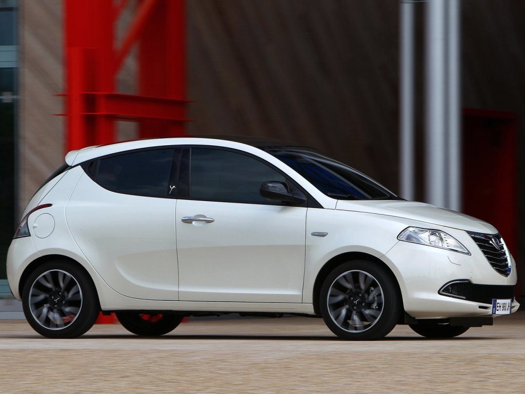 Lancia Ypsilon EcoChic Natural Power zasilana CNG - detal nadwozia