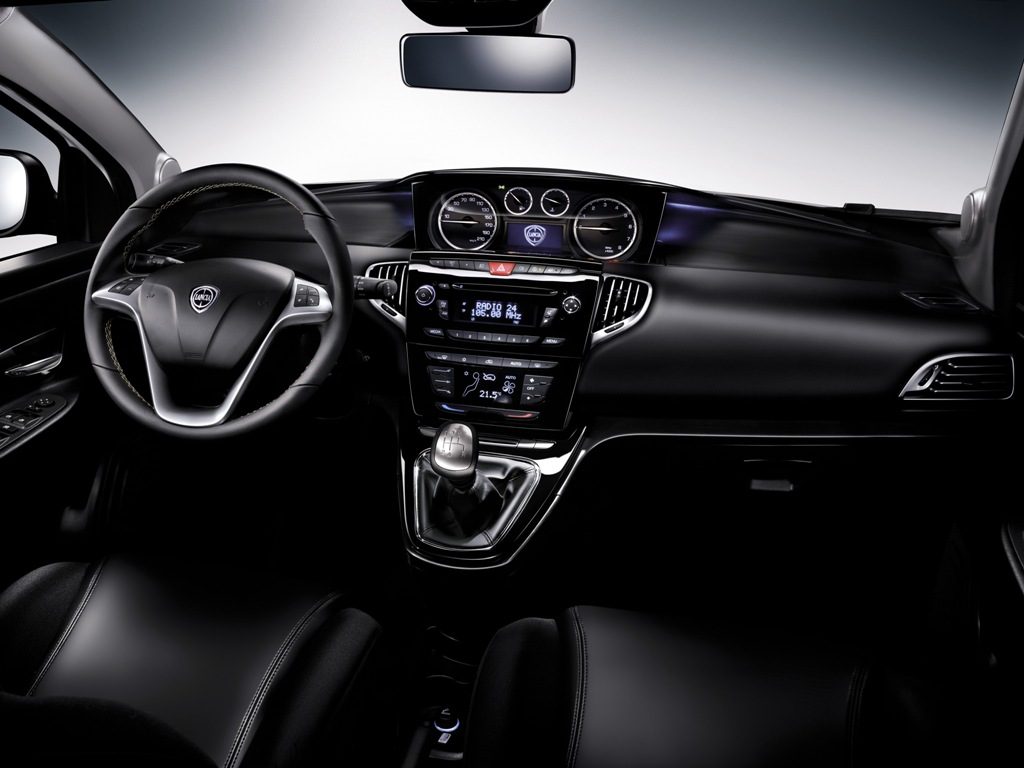 Lancia Ypsilon EcoChic Natural Power zasilana gazem naturalnym - widok tył