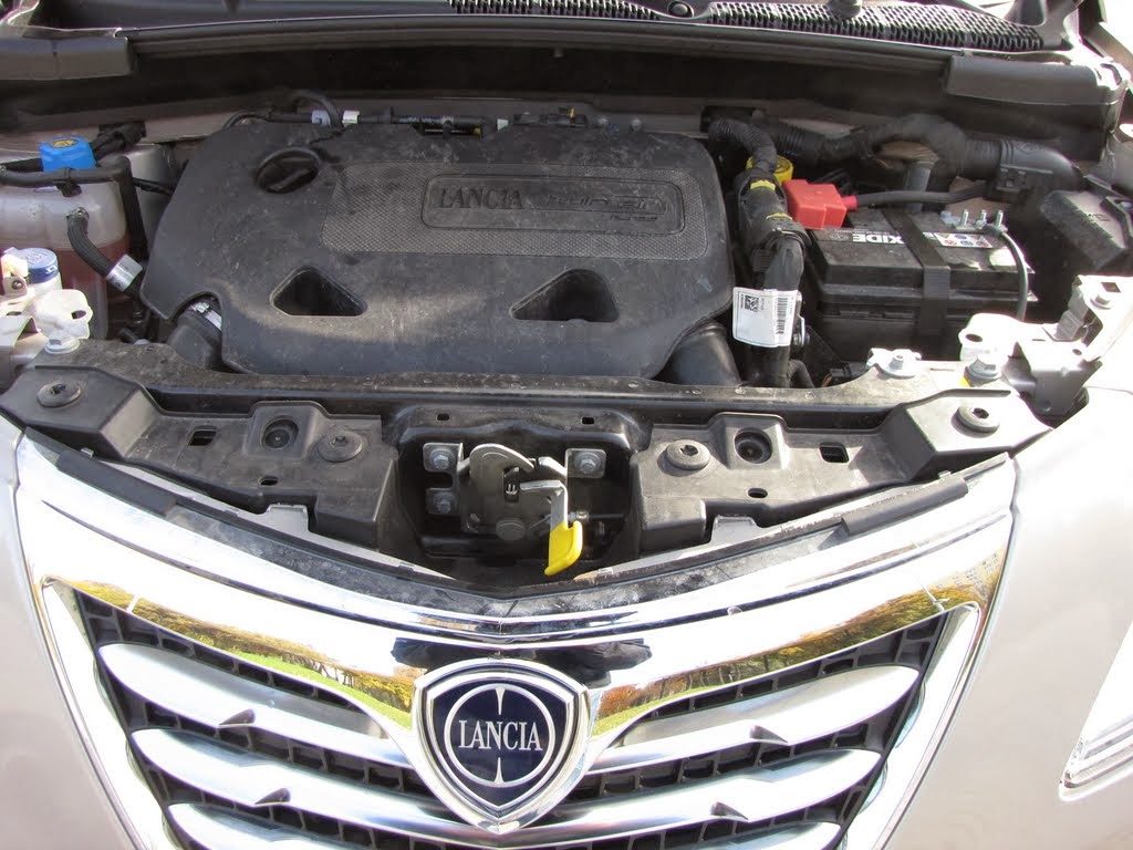 Lancia Ypsilon EcoChic CNG - widok z tyłu kompaktowego auta na gaz