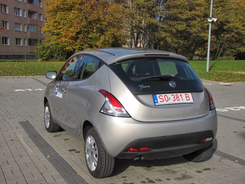 Lancia Ypsilon EcoChic CNG - elegancki maluch zasilany gazem naturalnym