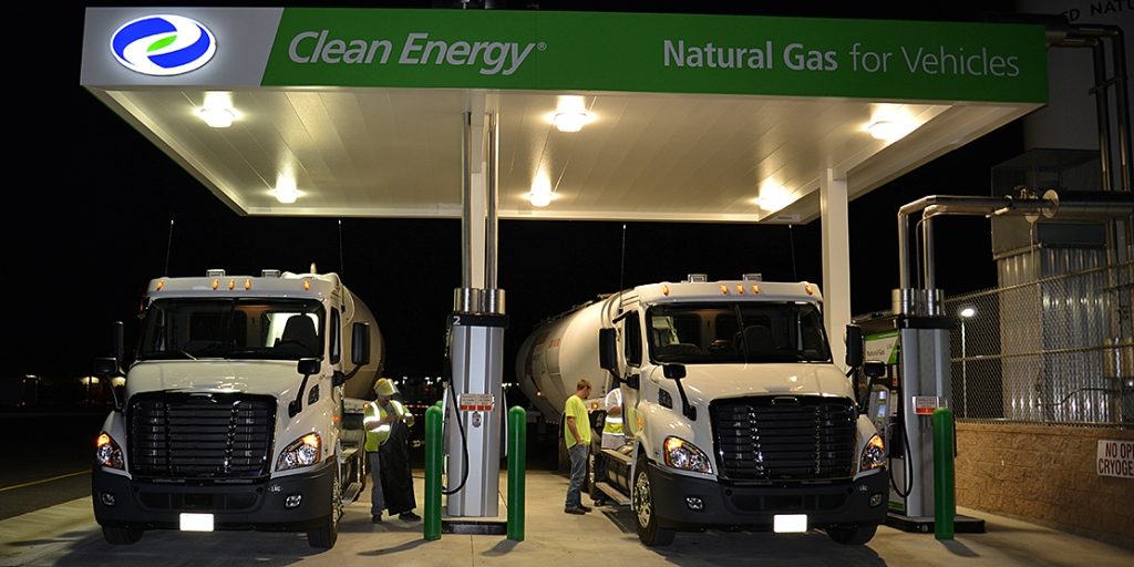Tankowanie LNG do ciężarówek z silnikami Cummins ISX12 G w USA