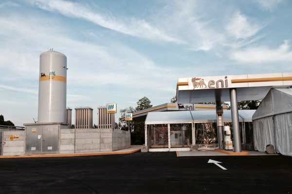 Stacja tankowania LNG Piacenza Metano Liquido meni we Włoszech