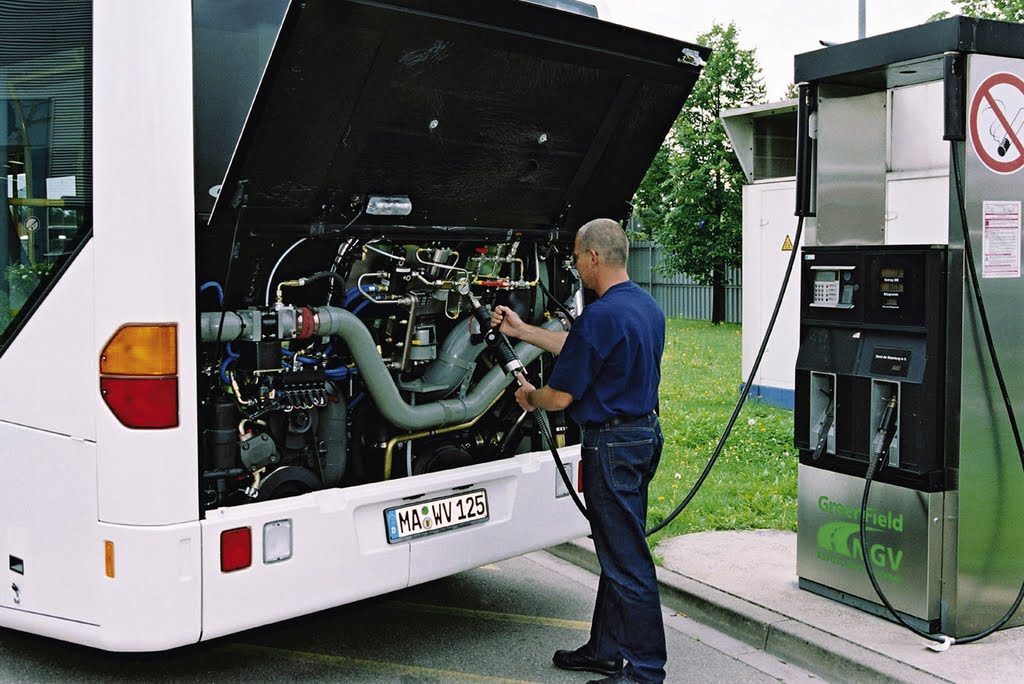 Tankowanie gazu CNG do autobusu Mercedes Citaro 12 CNG