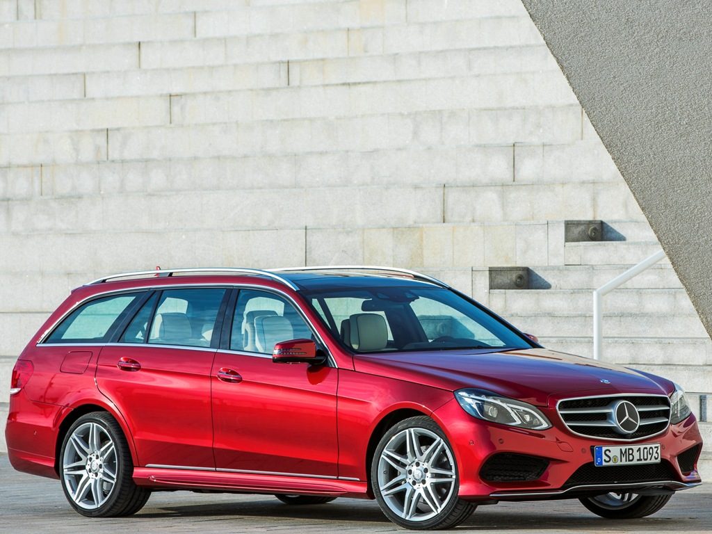Mercedes E 200 NGD W212 CNG w wersji kombi Avant z boku