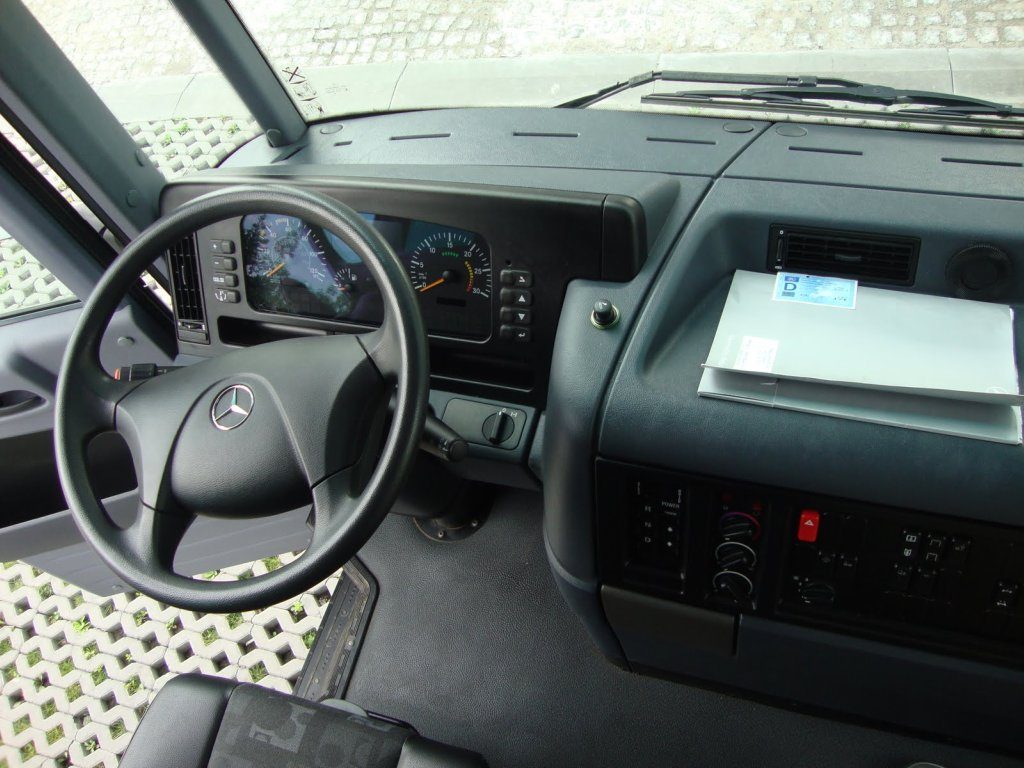Kokpit i deska rozdzielcza Mercedes Econic NGT