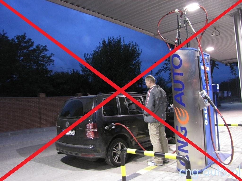Stacja CNG z samoobsługą tankowania gazu ziemnego, marzec 2011