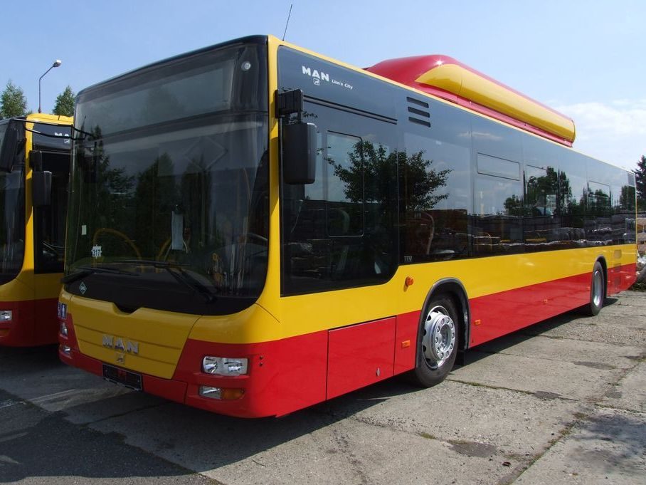 Autobus MAN Lion CNG w żółto-pomarańczowych barwach dla MZK Zamość