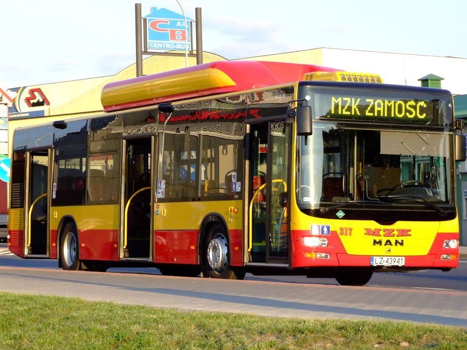 Autobus MAN Lion CNG w barwach żółto-pomarańczowych dla MZK Zamość