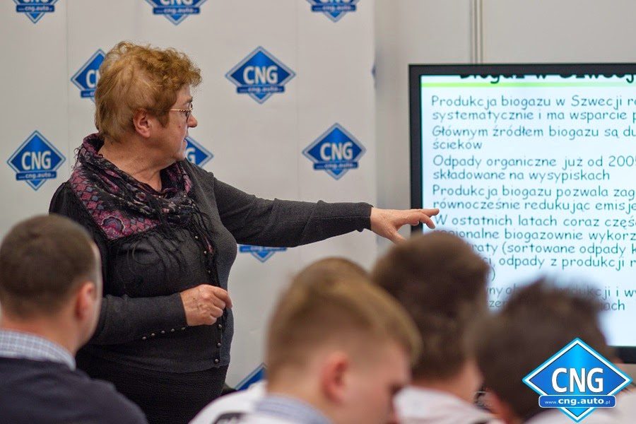 Dr Magdalena Rogulska prowadzi zajęcia edukacyjne o biometanie na GasShow