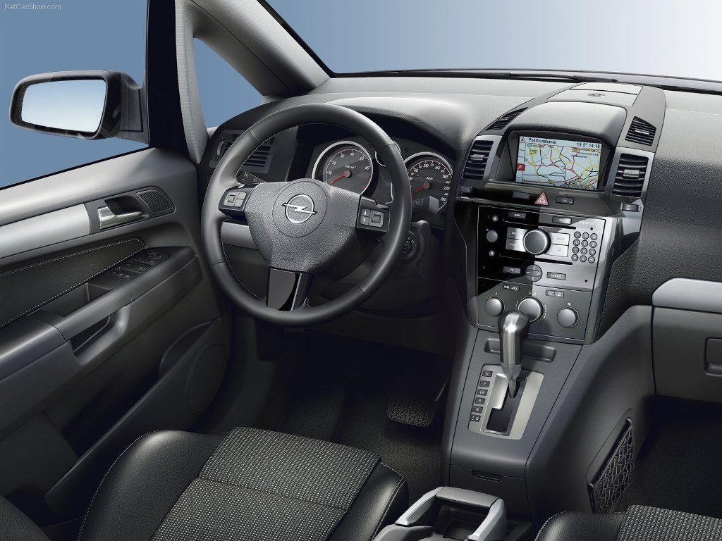 Opel Zafira Family CNG, wnętrze kabiny, przyrządy pokładowe