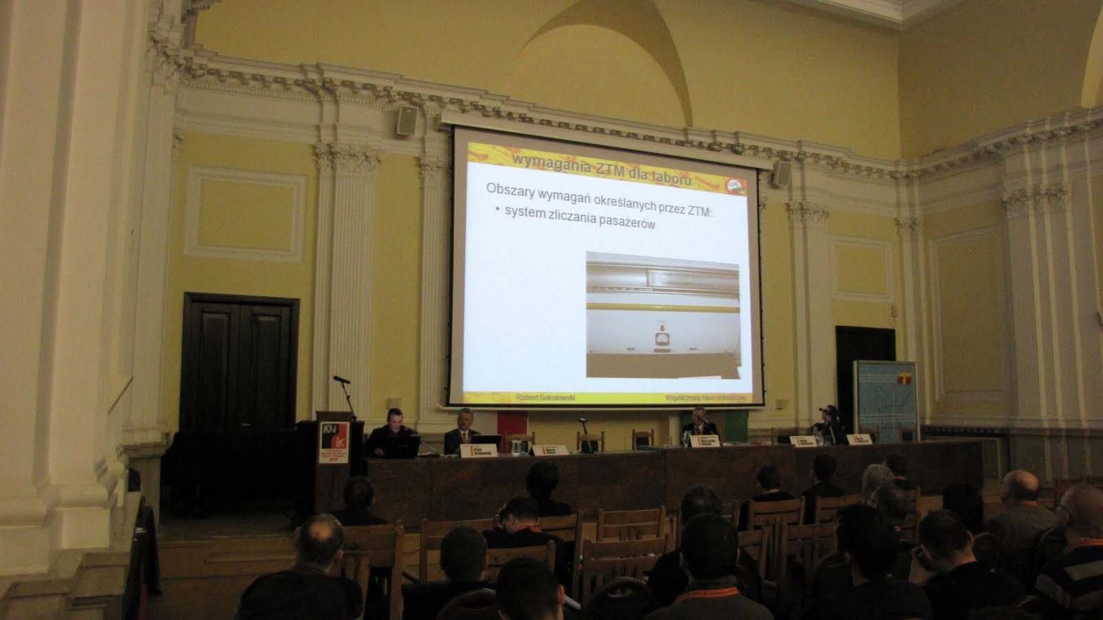 Eksperci ZTM podczas prezentacji na konferencji transportu miejskiego
