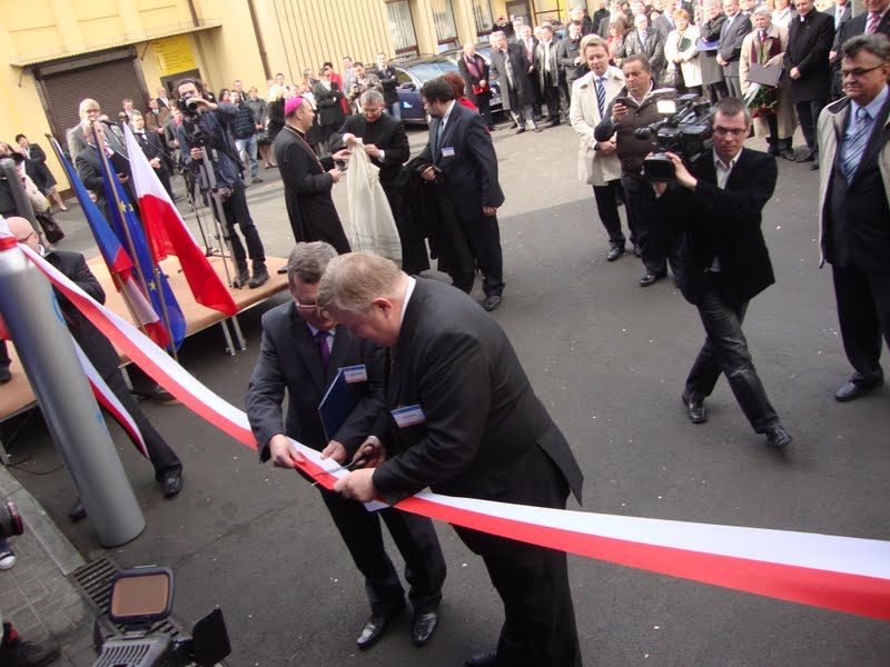 Jan Svetlik i Jerzy Kościelniak podczas ceremonii otwarcia fabryki