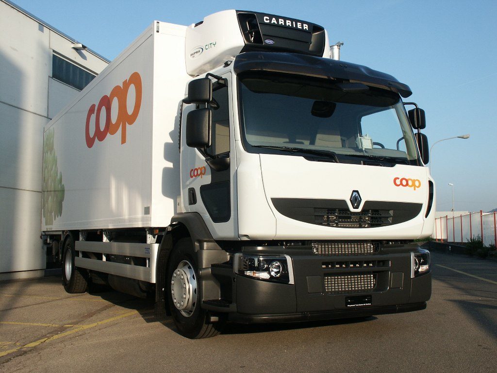 Kabina Renault Premium Distribution CNG z widokiem bocznym