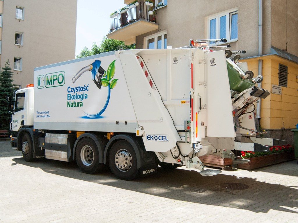 Scania P270 CNG białe śmieciarka zasilana gazem dla MPO