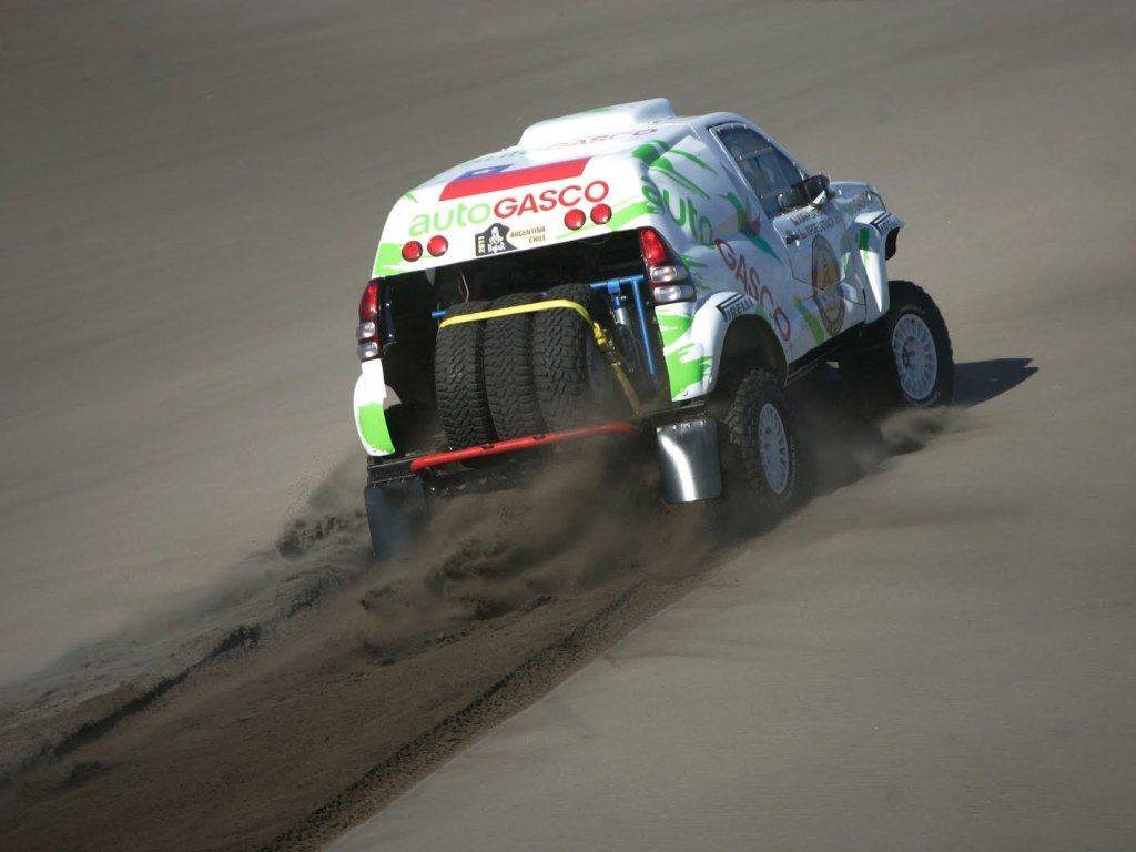 Dakar 2011 - Toyota Prado AutoGasco na CNG Toyota Prado AutoGasco na CNG z poprzedniej edycji wyścigu Dakar