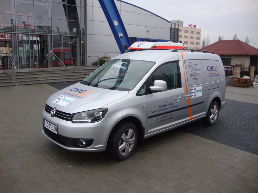 VW Caddy Maxi Life 2.0 EcoFuel zasilany gazem CNG na Supertescie