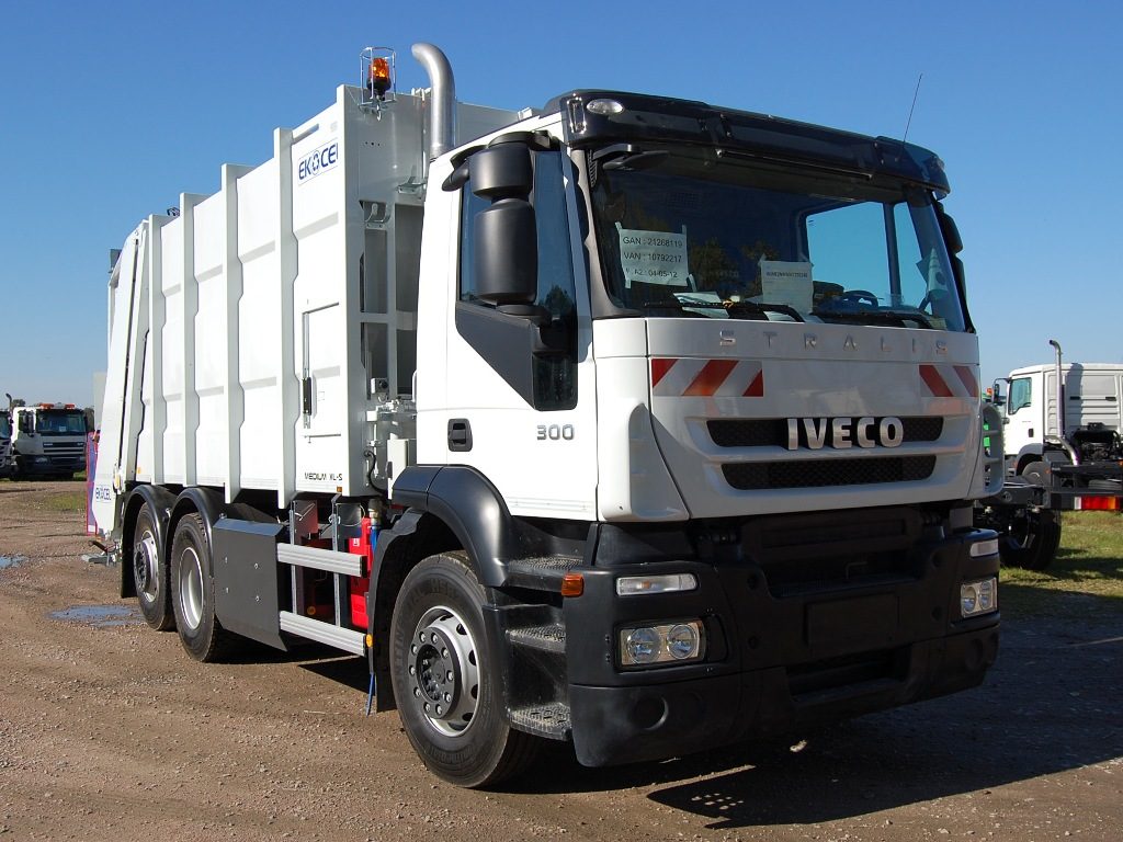 Iveco Stralis Natural Power CNG - śmieciarka zasilana gazem ziemnym na targach