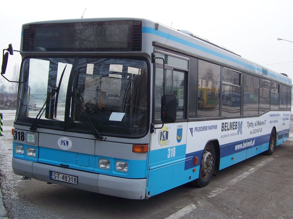 Autobus Volvo B10L CNG z białą kabiną floty PKM Tychy