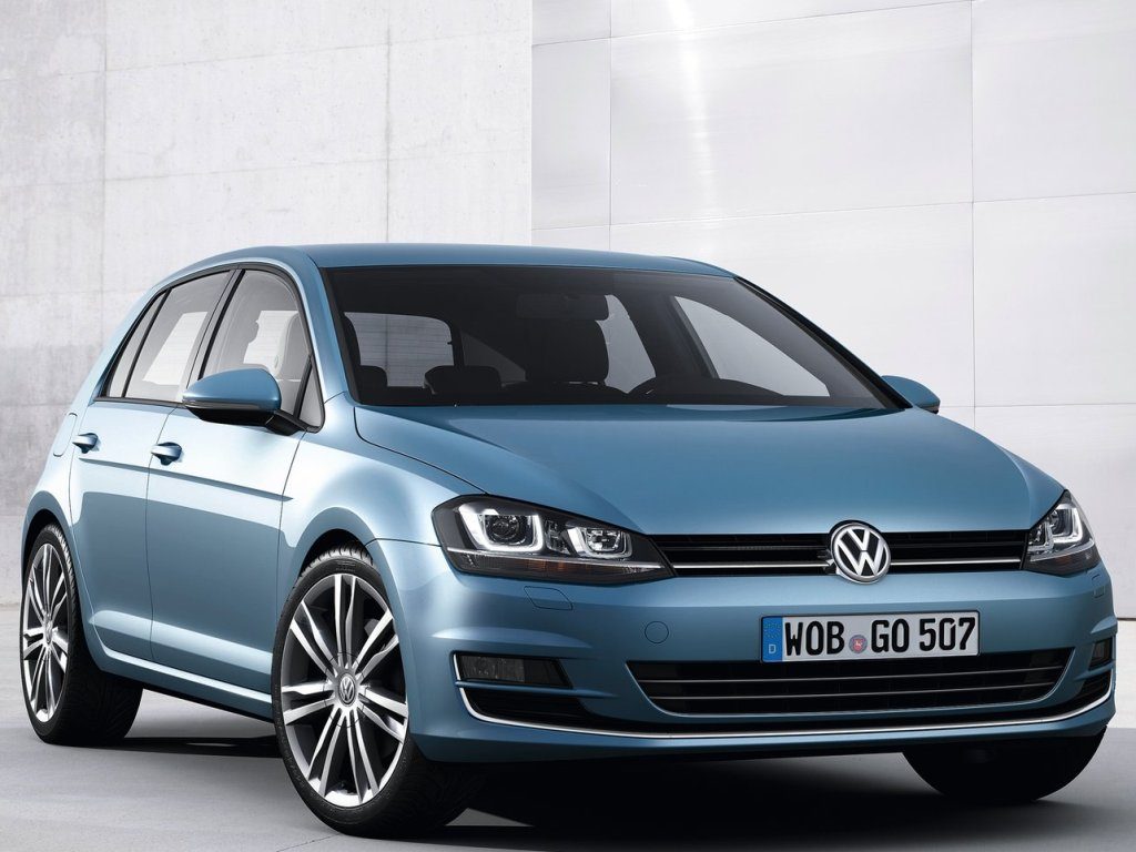 Volkswagen Golf VII TGI hatchback CNG niebieski