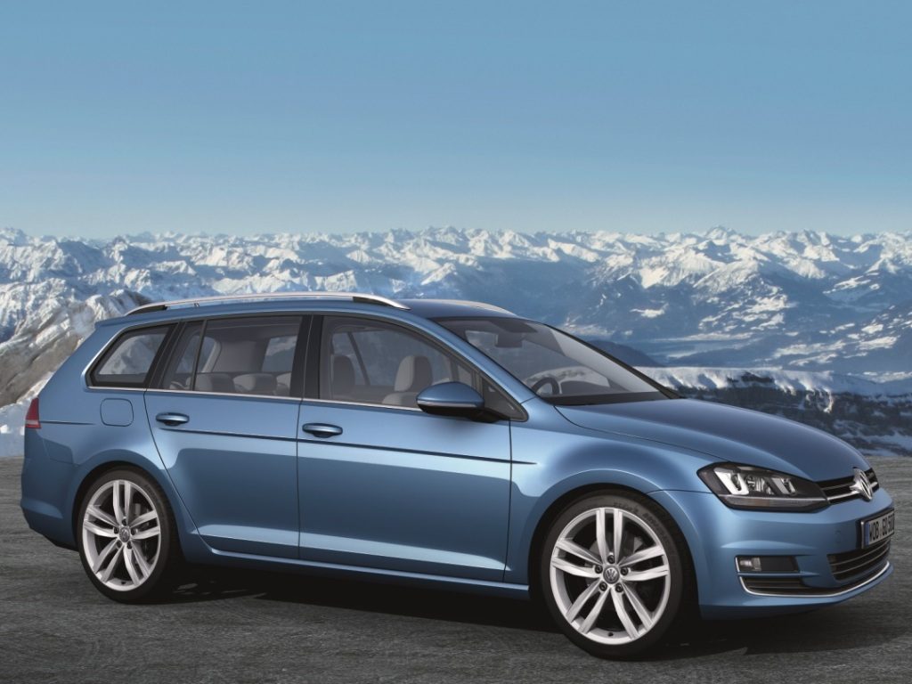 Volkswagen Golf VII Variant kombi CNG góry śnieg