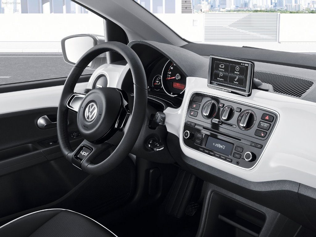 Volkswagen up! EcoFuel zasilany CNG widok z tyłu pojazdu