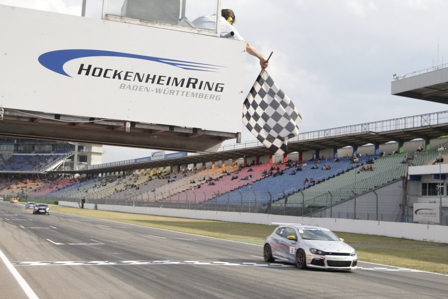 Mateusz Lisowski podczas wyścigu CNG Cup na torze Hockenheimring
