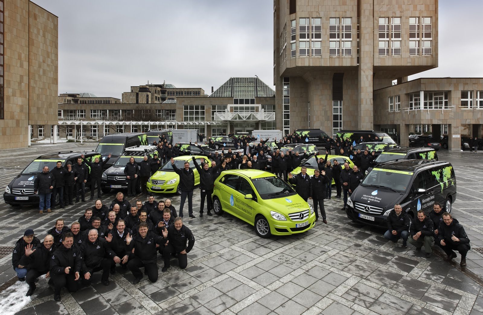 Mercedes B F-CELL Wodorowy Mercedes Klasy B F-CELL przed startem wyprawy dookoła świata