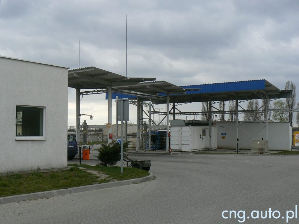 Stacja CNG w Inowrocławiu z dwoma pompownikami gazu