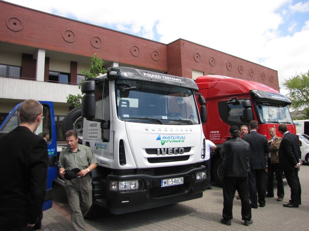 Pojazdy Iveco zasilane gazem CNG na wystawie Blue Corridor w Warszawie