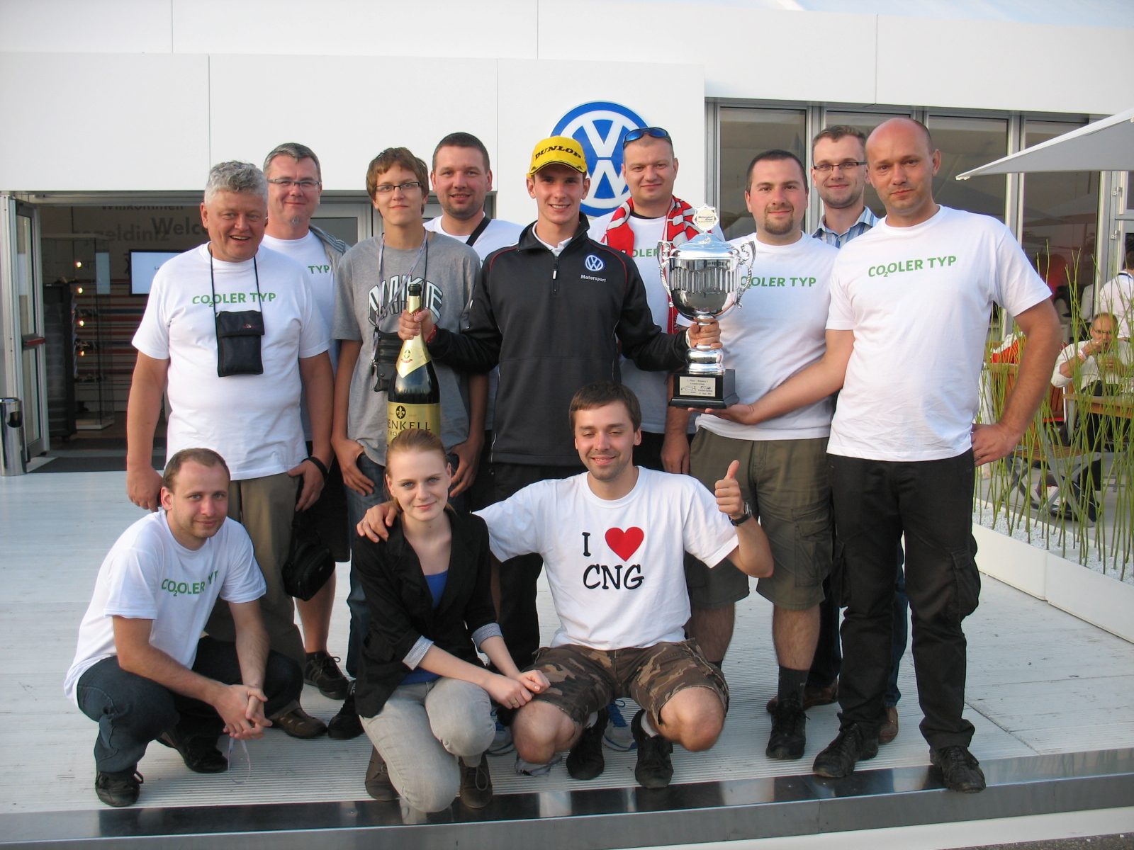 Zwycięzca Mateusz Lisowski na torze Oschersleben z polskim zespołem CNG