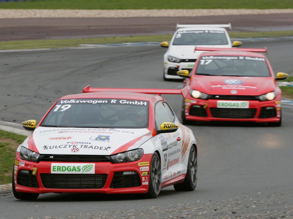 Adam Gładysz i Mateusz Lisowski przed wyścigiem Scirocco CNG